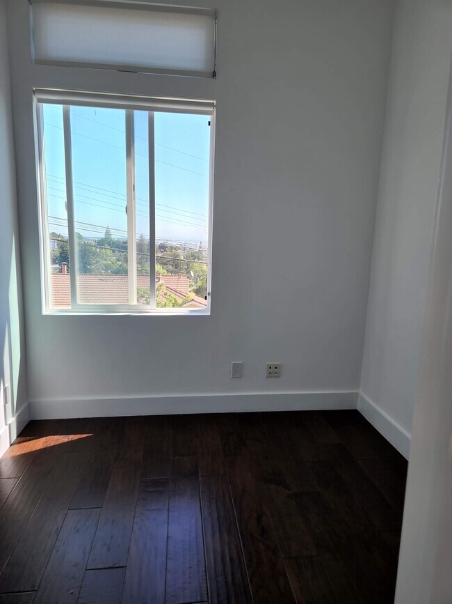 Building Photo - 61 Madera Ave