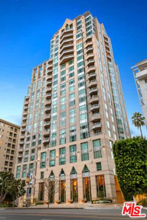 Foto del edificio - 10727 Wilshire Blvd