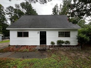 Building Photo - 800 Belvin Ave