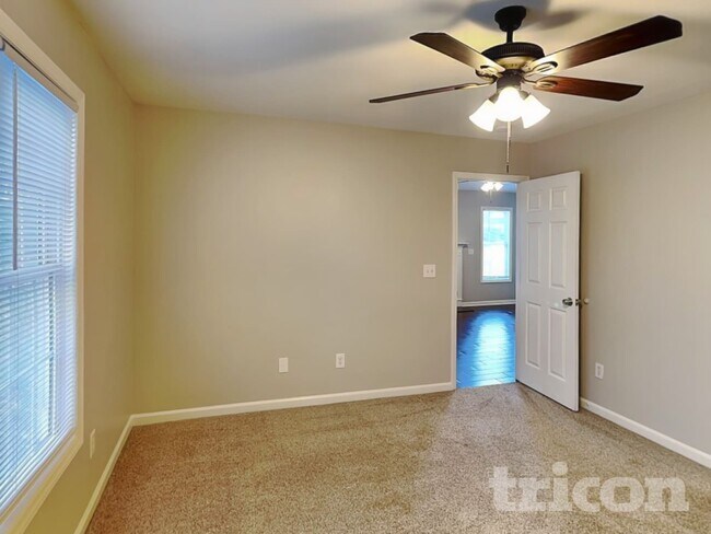 Foto del edificio - 5405 Advantis Dr