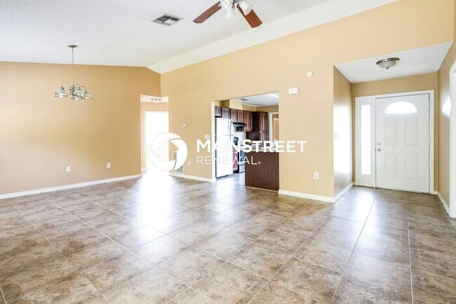 Building Photo - 4 Bedroom Pet-Friendly Home in Spring Hill...