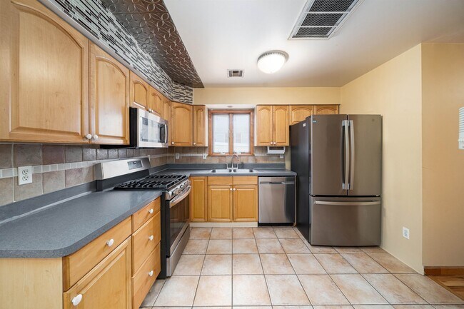 Foto del edificio - 162 W 53rd St
