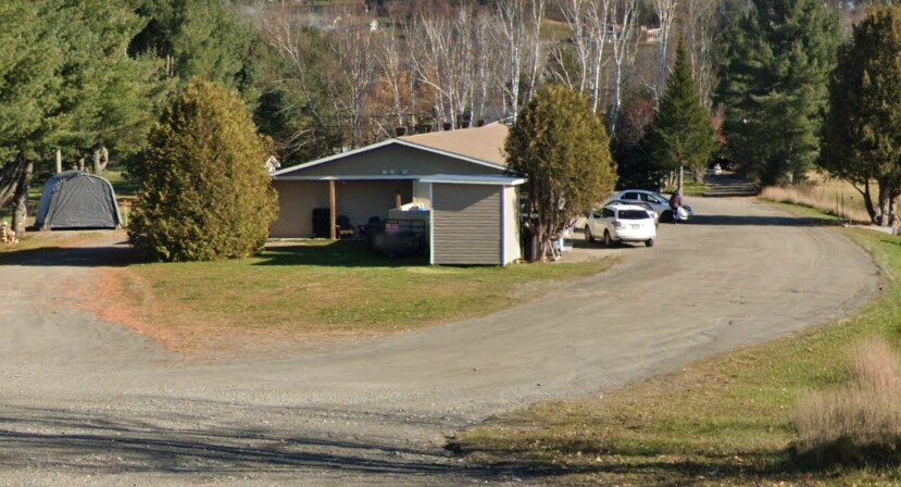 Building Photo - 534 Rue Principale