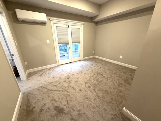 Bedroom or Office - 9805 Hillridge Dr