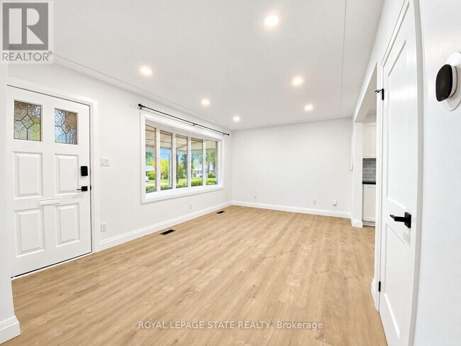 Building Photo - 24 Sandalwood Ave