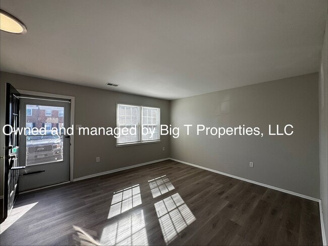 Building Photo - Coming soon* Cute Townhouse between Woodbridge and Triangle