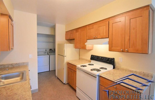 Building Photo - 6030 SW 130th Ave - A