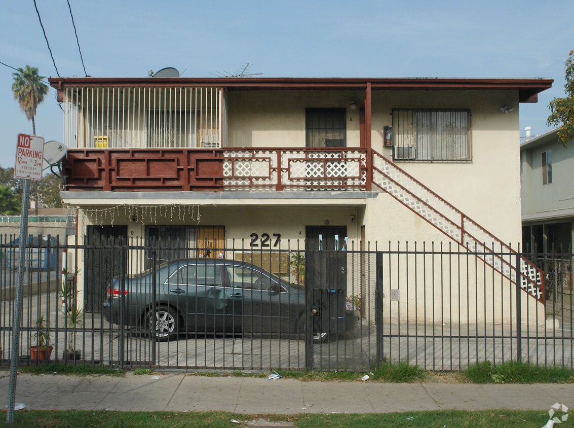 Primary Photo - 227 S Bonnie Brae St