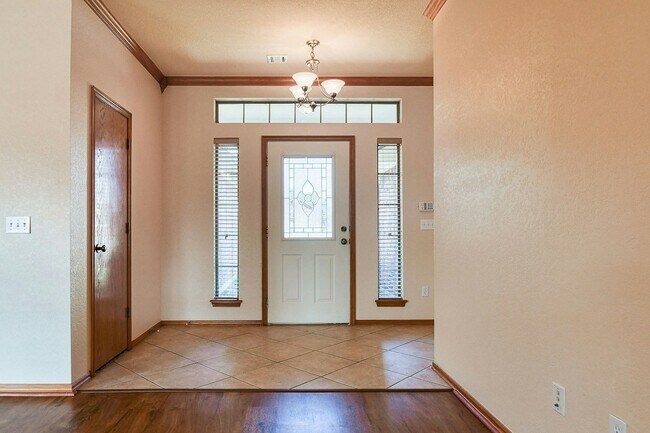 Building Photo - 1628 SW 31st Terrace