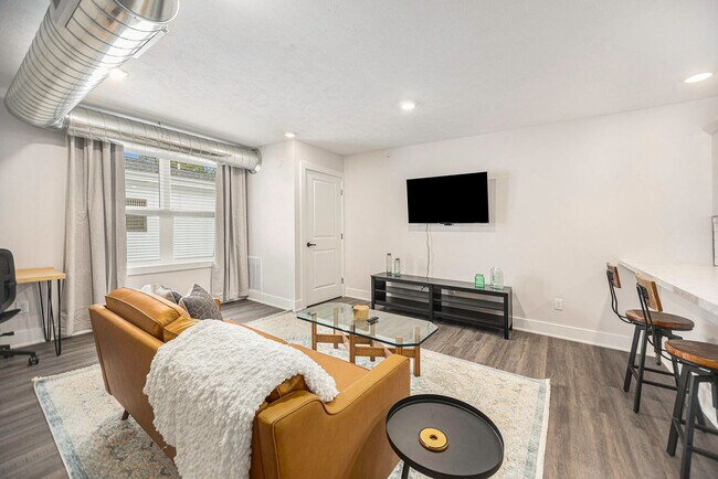 Foto del edificio - 1562 Michigan St NE