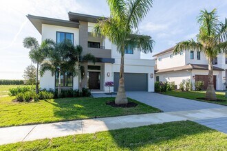 Building Photo - 3032 Blue Cypress Ln