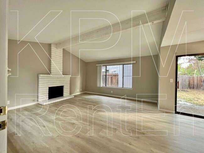 Building Photo - 5532 Fox Sparrow Ct
