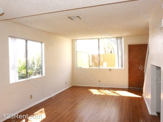 Building Photo - 43917 Challenger Way