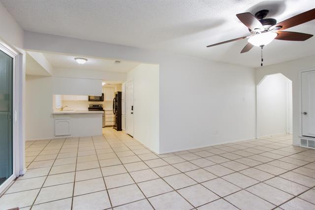 Building Photo - 6401 Dorchester Trail