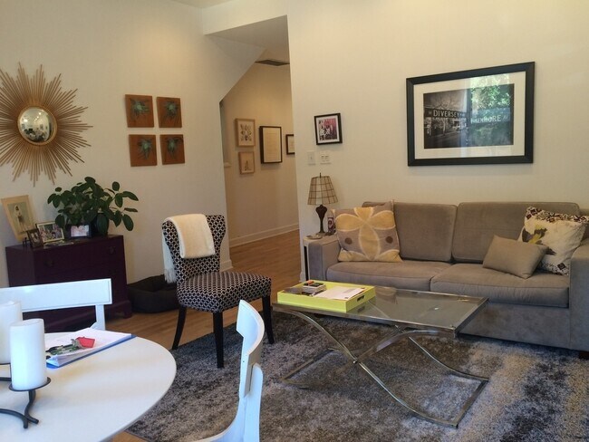 Foto del edificio - 1426 N Greenview Ave