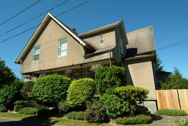Building Photo - 1106 Pine St