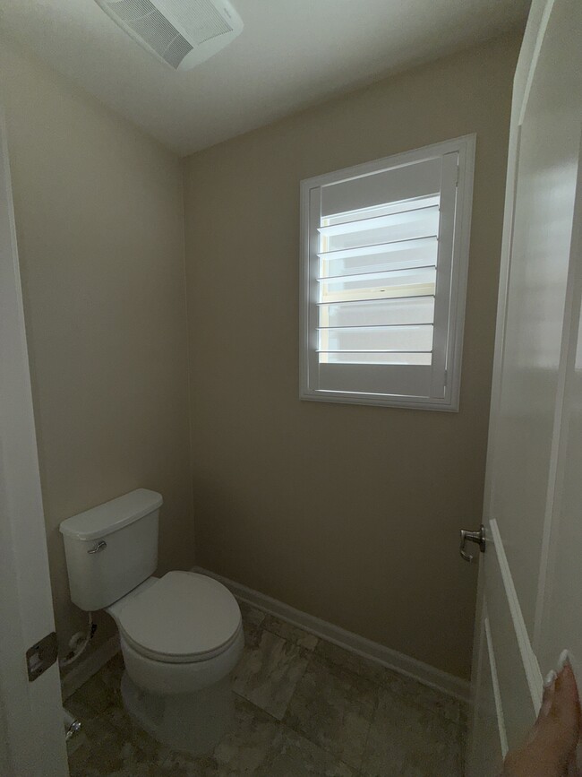 Building Photo - Chervil Way