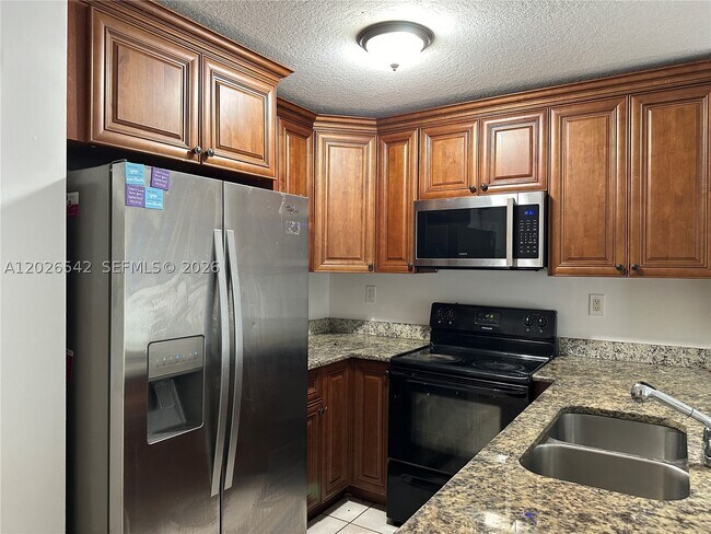 Foto del edificio - 824 Summit Blvd