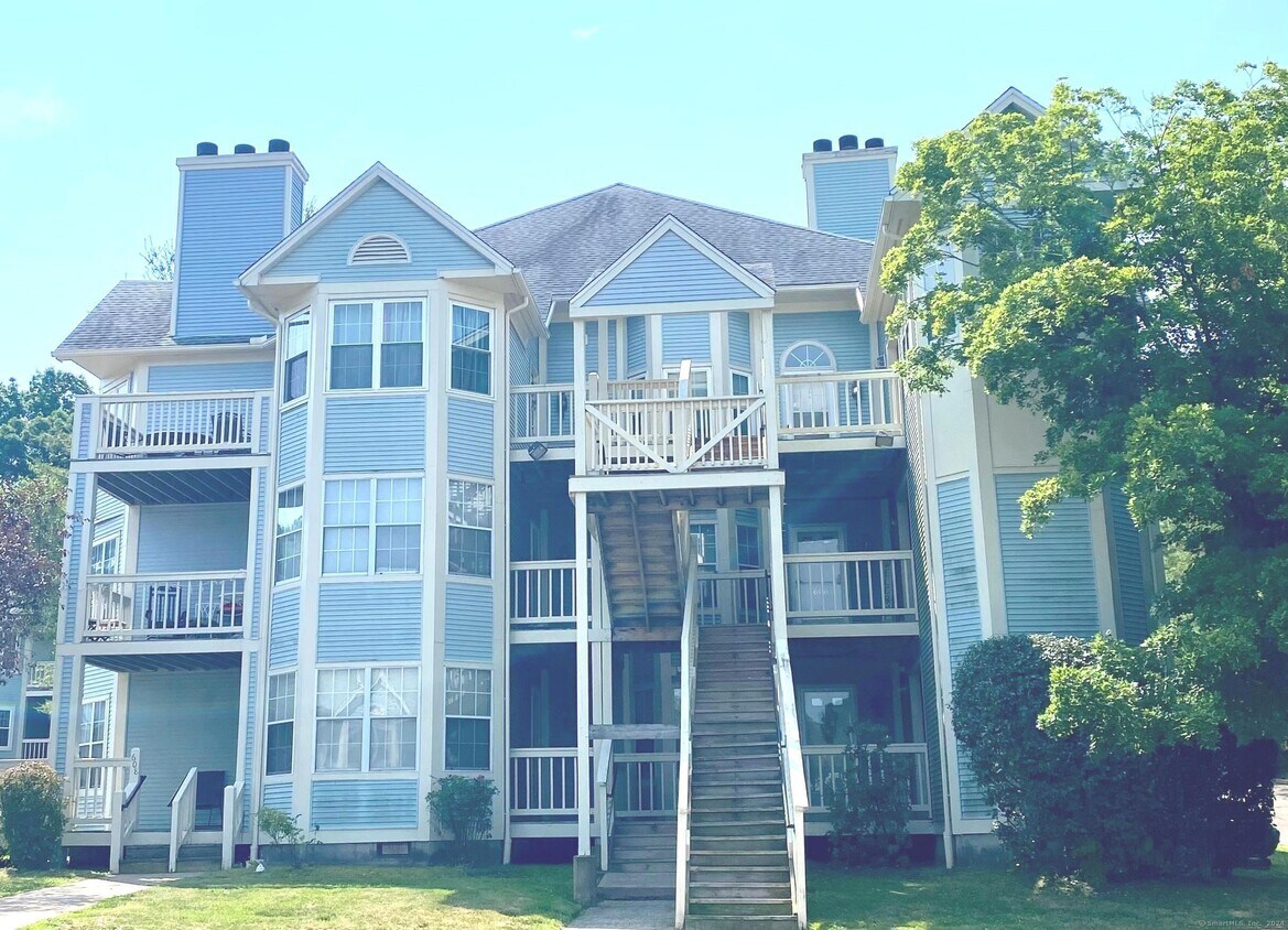 Primary Photo - 75 Redwood Dr