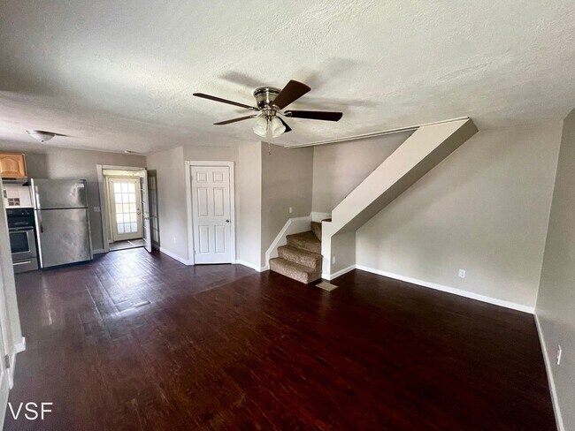 Building Photo - 3 br, 1 bath House - 328 Morehead St.