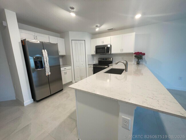 Foto del edificio - 6907 Broadwater Ln