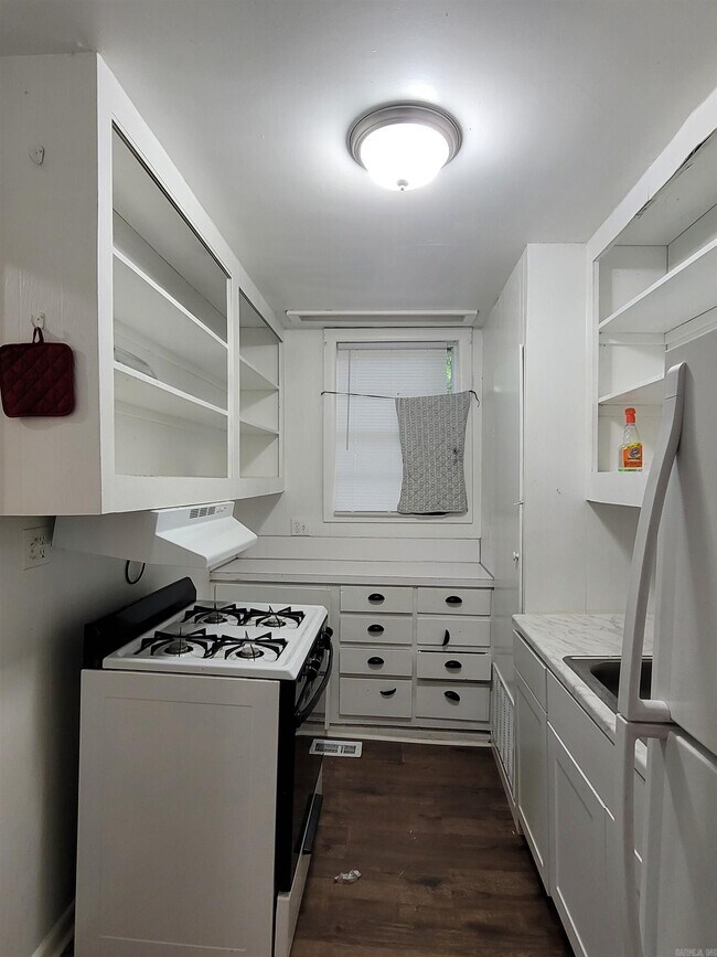 Foto del edificio - 410 W 9th St