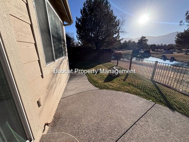 Building Photo - 1054 Camellia Ct