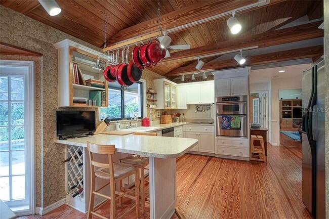Kitchen - 4809 Riverview Blvd