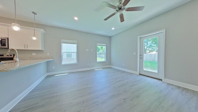 Foto del edificio - 840 Fairview Dr