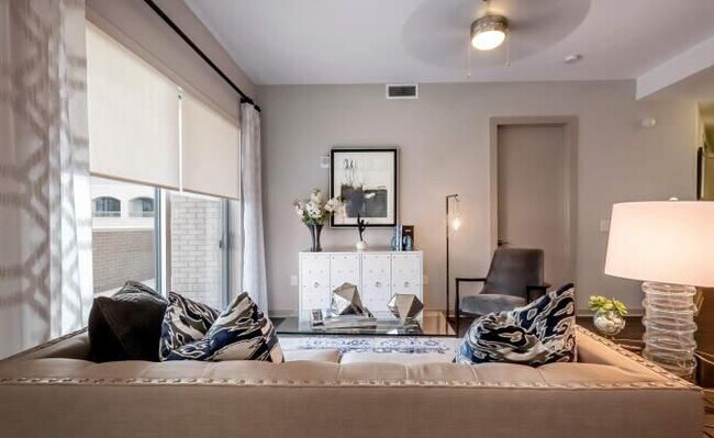 Building Photo - 2 bedroom in Atlanta GA 30309