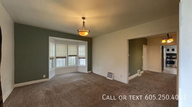 Foto del edificio - Elegant 3-Bedroom 1-Bath Single Family Home