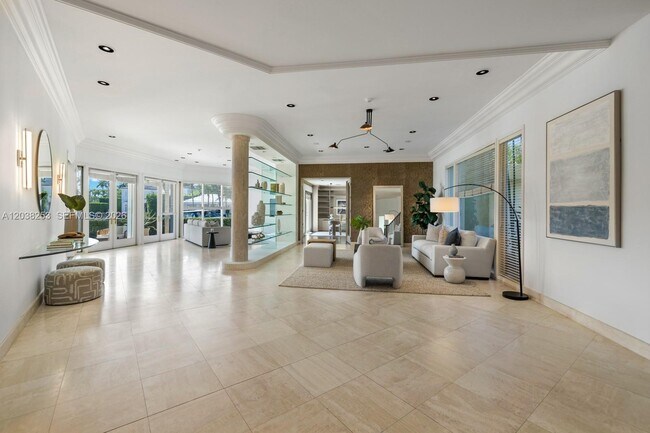 Building Photo - 6500 N Bay Rd