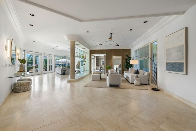 Foto del edificio - 6500 N Bay Rd