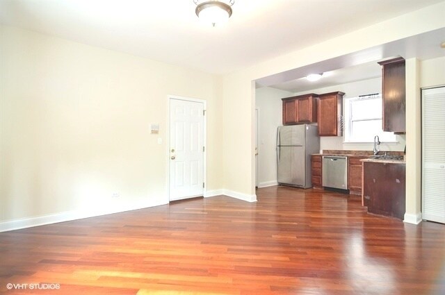 Foto del edificio - 4654 N St Louis Ave
