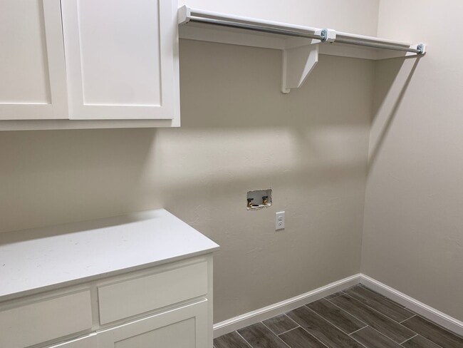 Building Photo - Two-story 3 bedroom home in gated community!