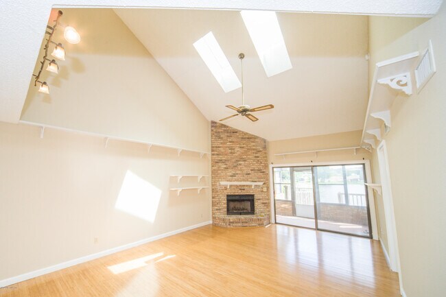 Building Photo - 11944 Harbour Cove Dr S