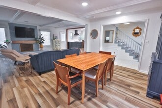 Building Photo - 16322 Southampton Dr