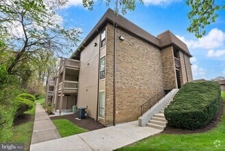 Building Photo - 8511 Barrington Ct