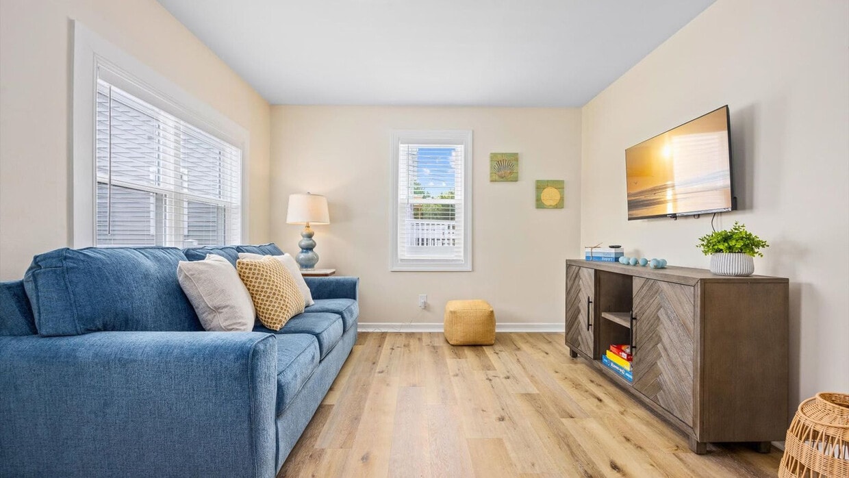 Primary Photo - 124 W Heather Rd