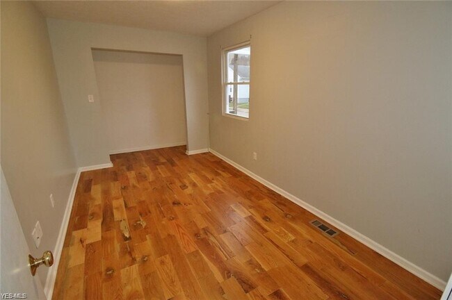 Foto del edificio - 1331 Clover St