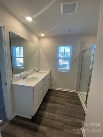 Foto del edificio - 13045 Cottage Pl