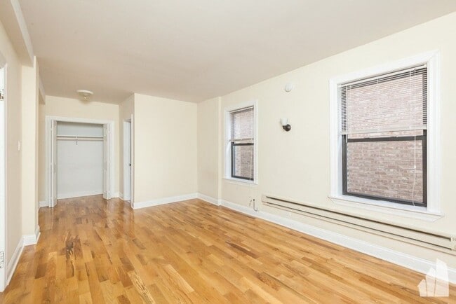 Building Photo - 1347 N Dearborn St