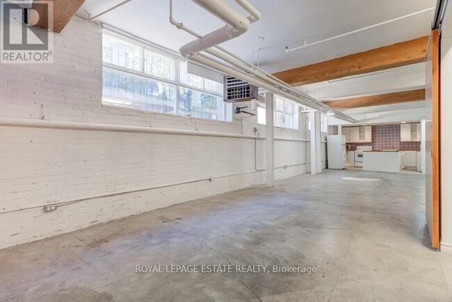 Photo du bâtiment - 535 Queen St E