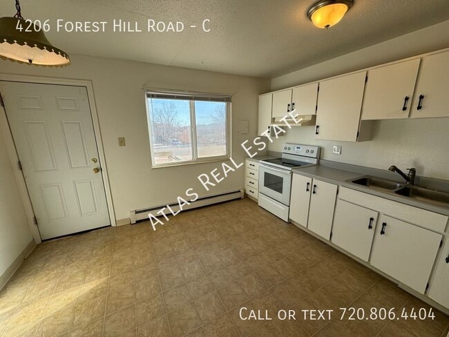 Building Photo - 50% off first months rent. 2 Bedroom 1 Bat...