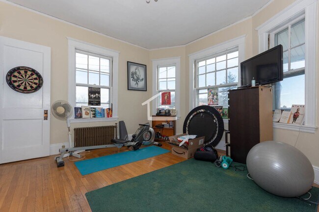 Building Photo - Belmont 1 Bed available Now