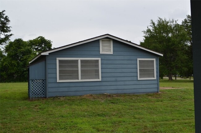 Building Photo - 2020 Gage Rd