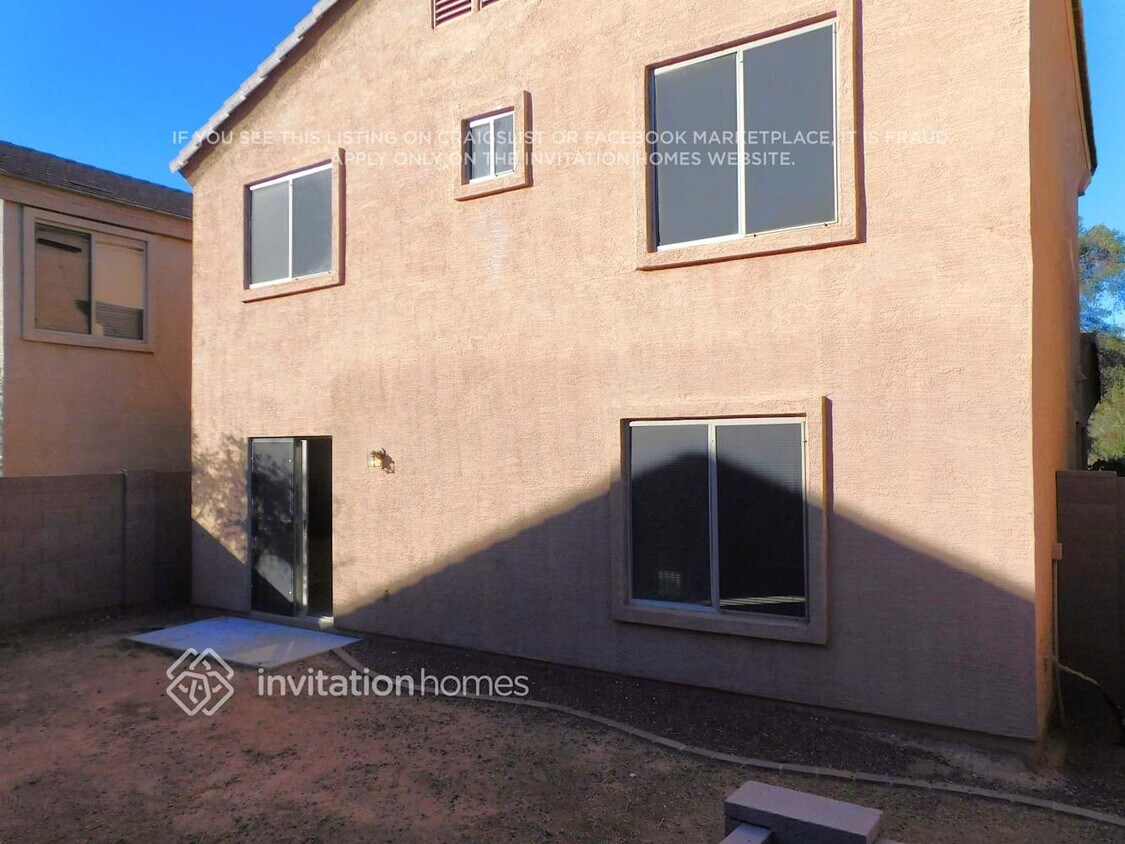 Foto del edificio - 12921 W Fleetwood Ln
