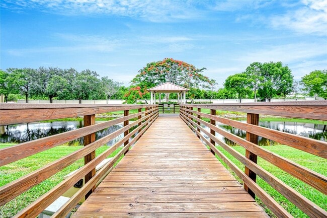 Foto del edificio - 1061 NW 18th Ave