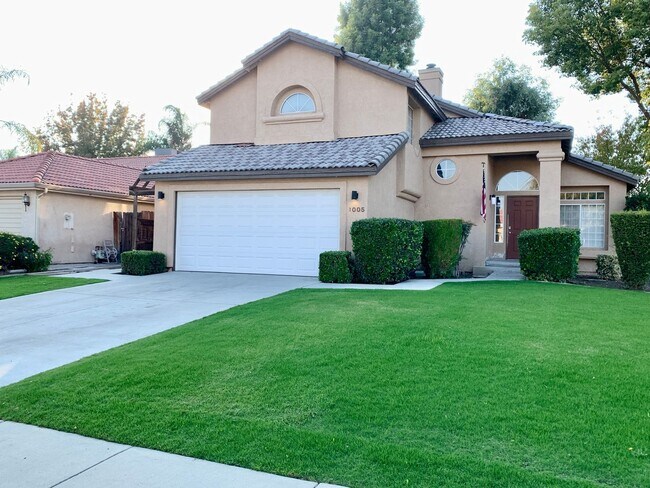 Foto del edificio - Beautiful Northwest Bakersfield Home with Solar - Ready for Immediate Move In!