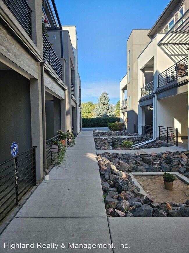 Foto del edificio - 2 br, 3.5 bath House - 4245 E Iliff Ave #4